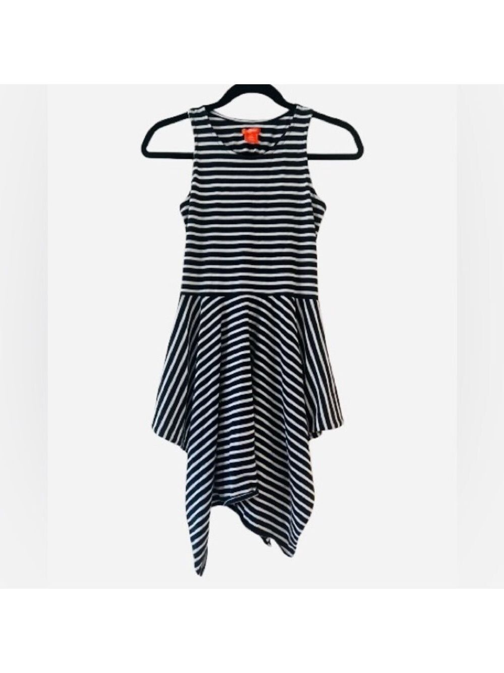 Girls Joe Fresh Asymmetrical Handkerchief
Hem Racerback Sleeveless Dress
Size L